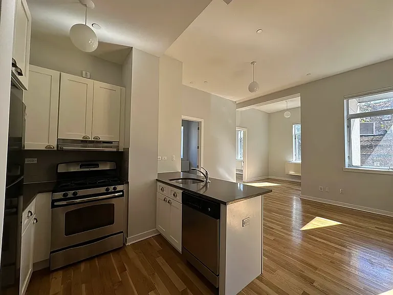 7113 60th Ln #110 — Photo 2