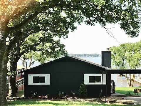 1st image of 225 Admiral Dr