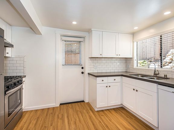 5th image of 1812 Olive Ave #D