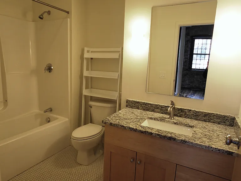 Pearl Street Lofts — Photo 22