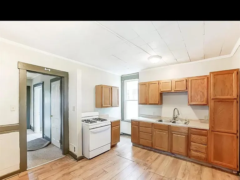 218 S Broad St #1 — Photo 4