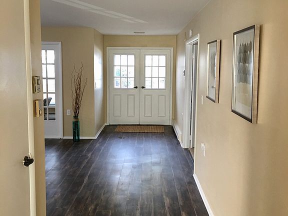 2nd image of 476A Buckingham Dr