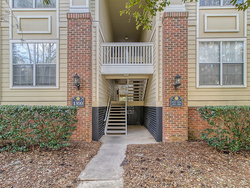 1st image of 1600 Long Grove Dr Unit 1324