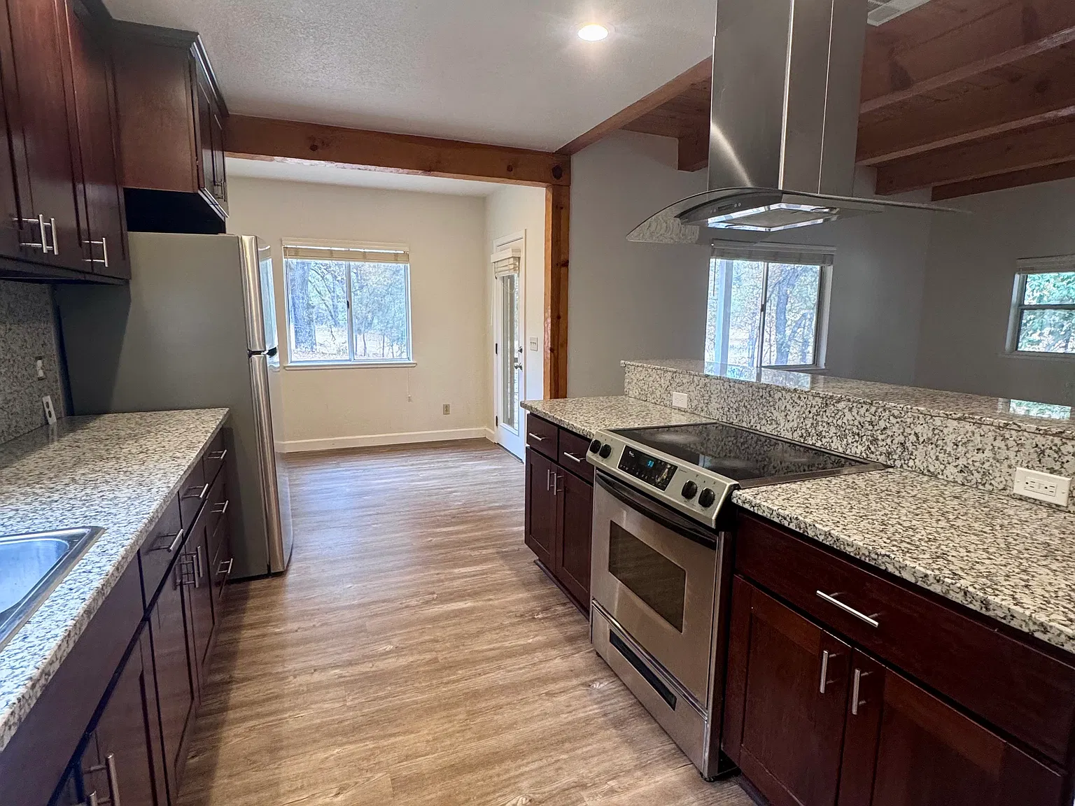 3 bed, 1.5 bath, $1,800 — Photo 4