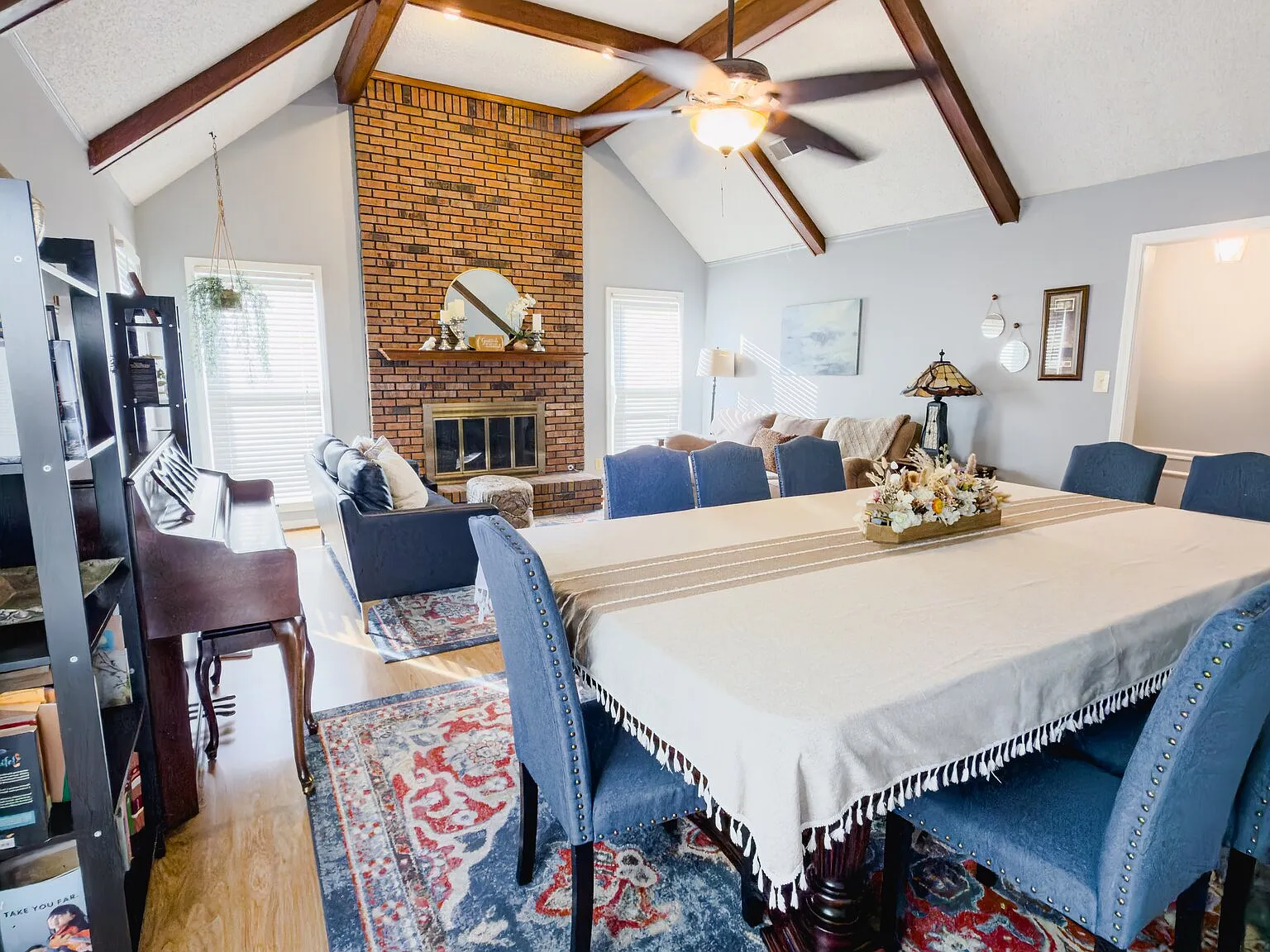 4 bed, 2113 sqft, $5,500 — Photo 1