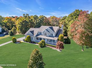 25 Topaz Dr, Jackson, NJ 08527