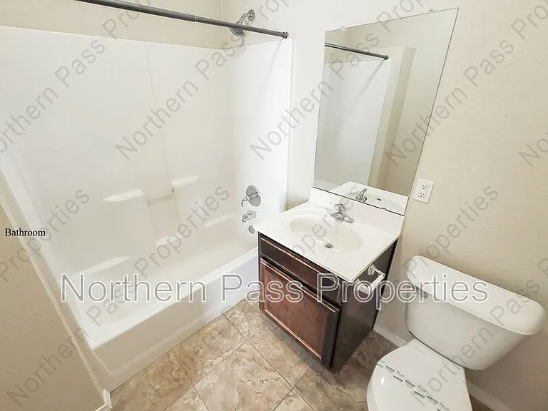 1100 Cedar St #4 — Photo 8