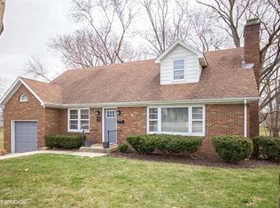 910 McKinley Ct, Lockport, IL 60441