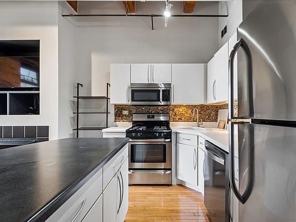 3rd image of 360 W Illinois St APT 312