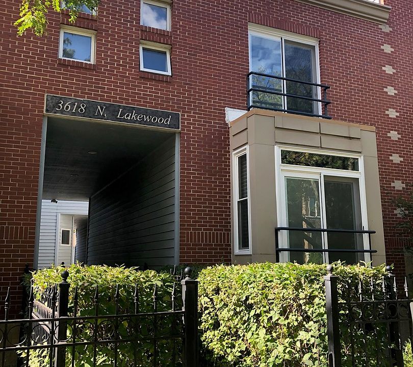 1st image of 3618 N Lakewood Ave #C
