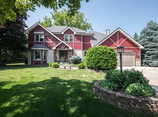 W241N5993 Goldencrest Ct, Sussex, WI 53089