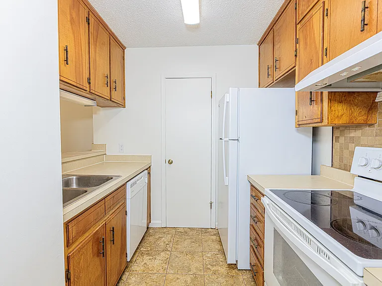 6242 Ridgegate Cir #A — Photo 16