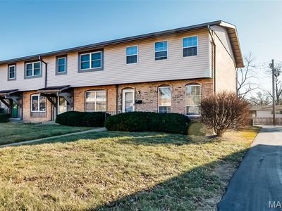 3194 Carefree Ln, Florissant, MO, 63033
