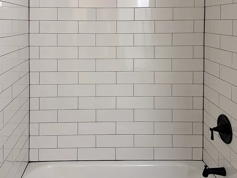 Nice Tile in Main Bath!