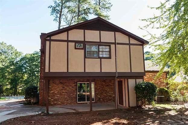 2nd image of 606 Camelot Dr