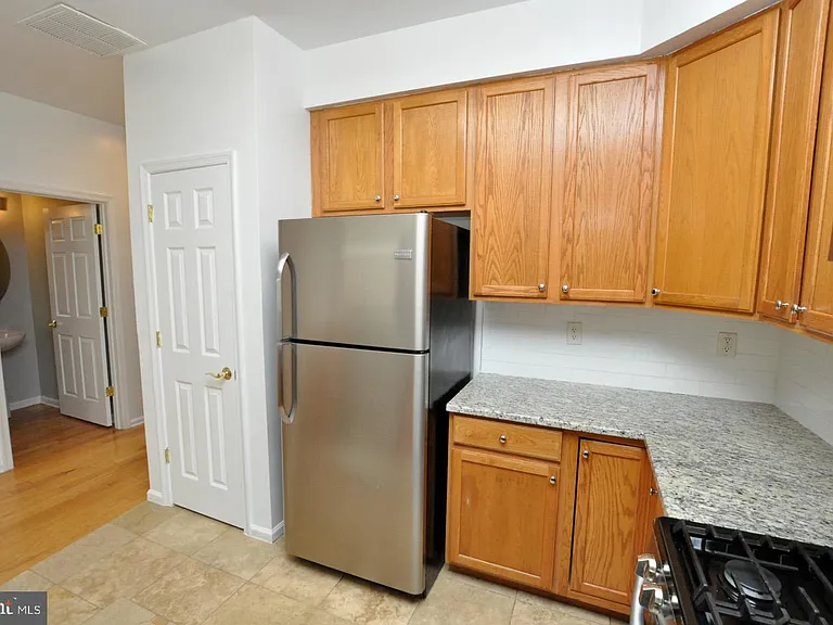 328 Helen Dr — Photo 10