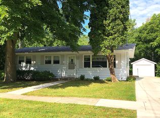 213 N 5th Ave, Walworth, WI 53184