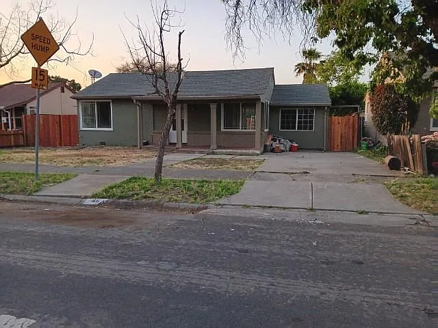 46 Atherton Ave photo 1