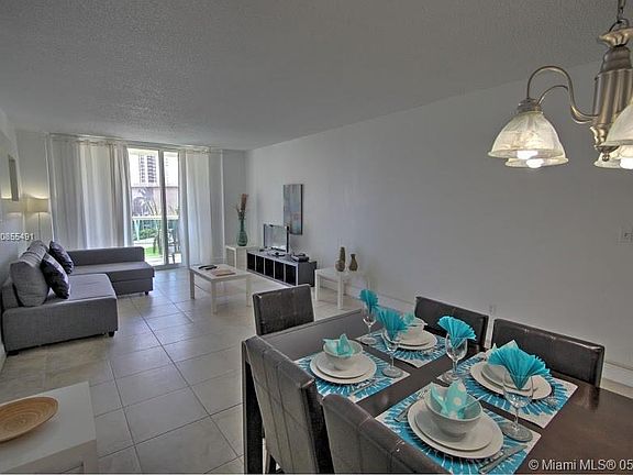4th image of 19370 Collins Ave APT 425