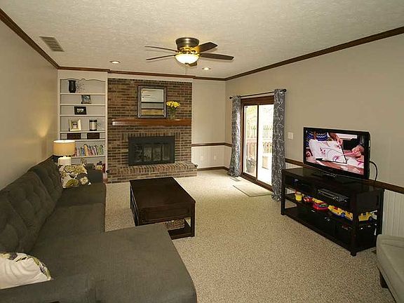 3rd image of 8038 Clearwater Dr