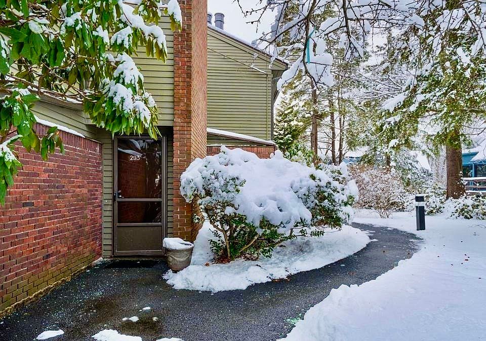 1st image of 293 Old Beaverbrook #293