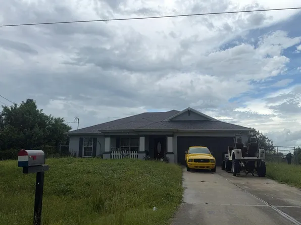 2714 70th St W, Lehigh Acres, FL 33971