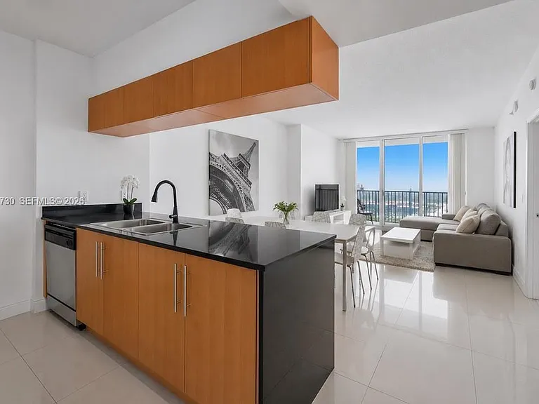 1750 N Bayshore Dr #3811 — Photo 2