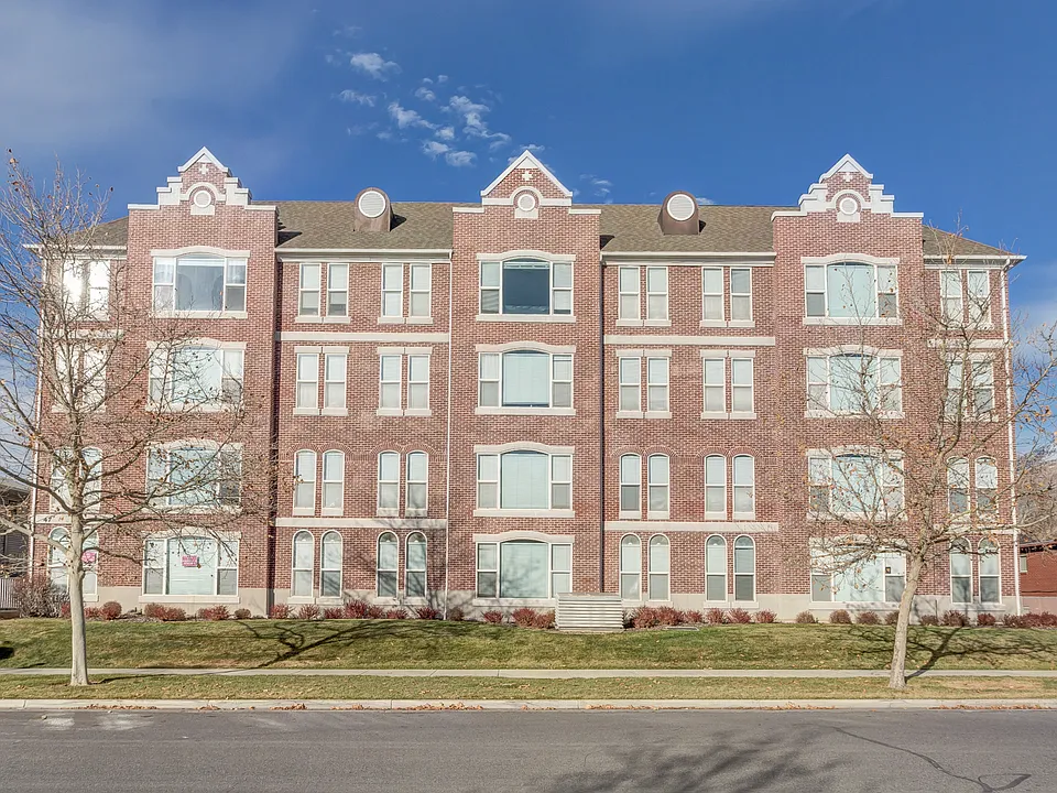 642 N University Ave #A214