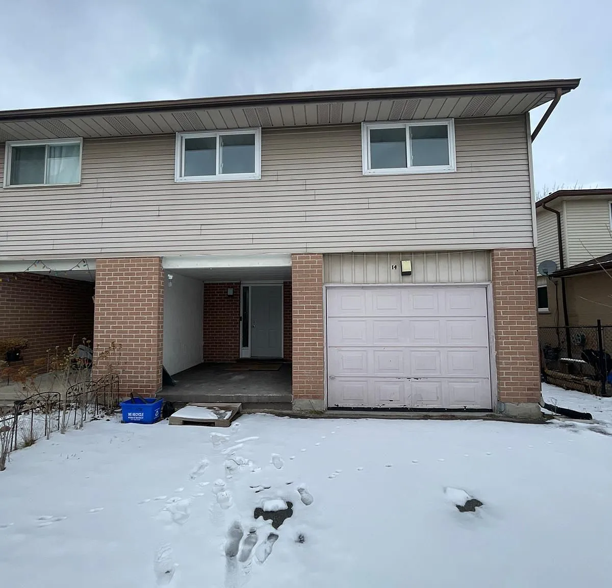 4 bed, $2,599 — Photo 1