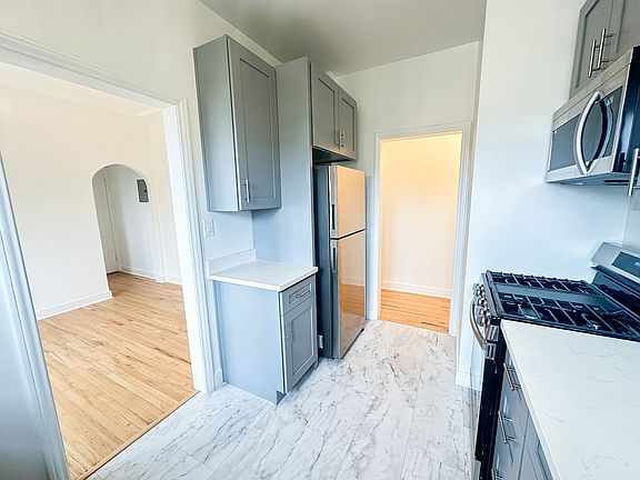 4th image of 1540 E Wilson Ave APT B