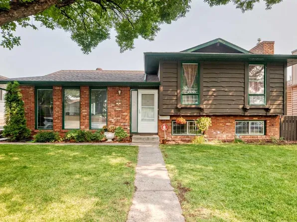 11 W Rundlemere Pl NE, Calgary, AB T1Y 3K4