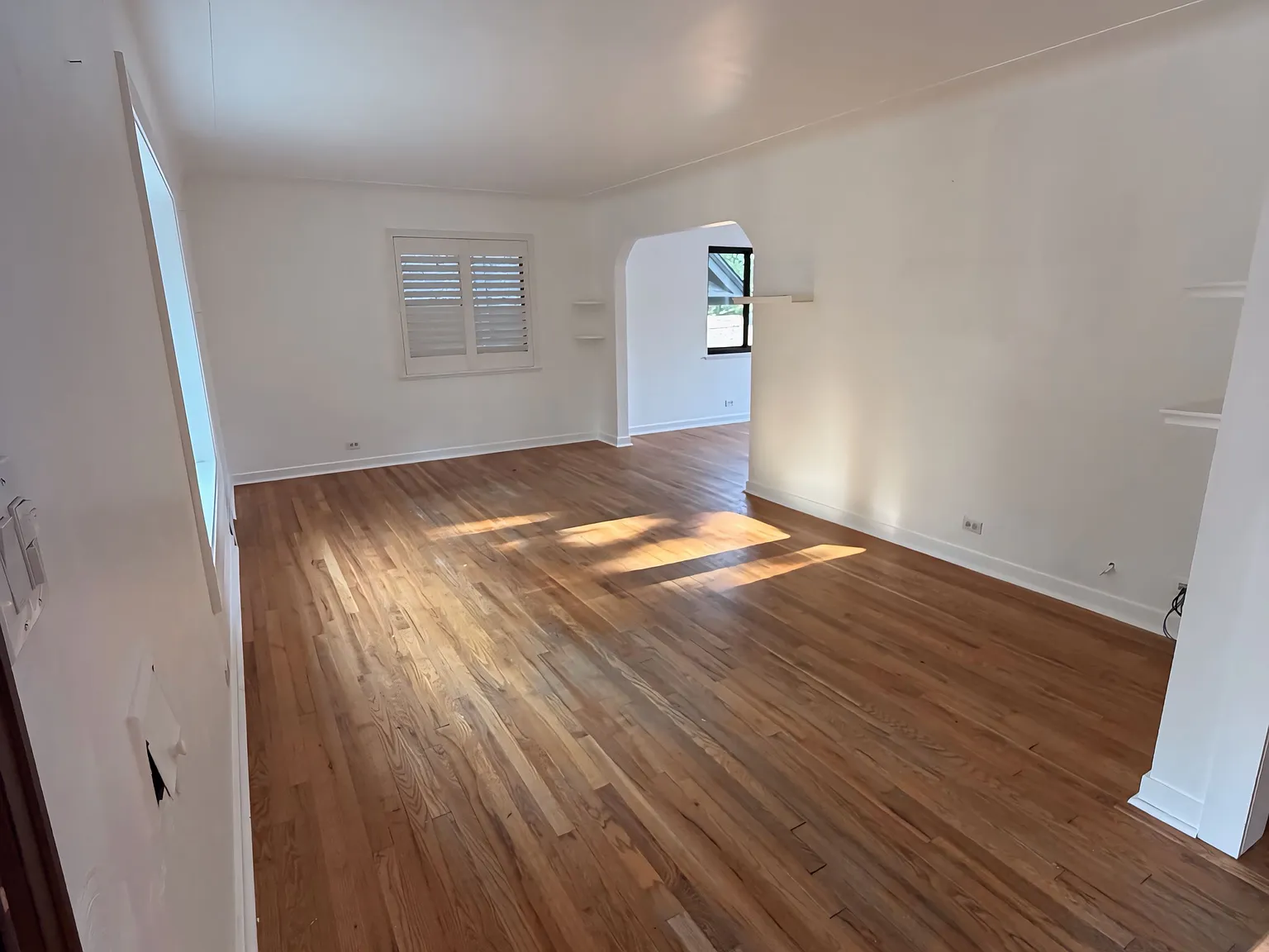 4 bed, 2326 sqft, $4,500 — Photo 4