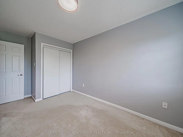 28 Samandria Ave #UPPER — Photo 41