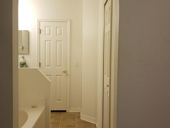 4th image of 24382 SW 13th Ln