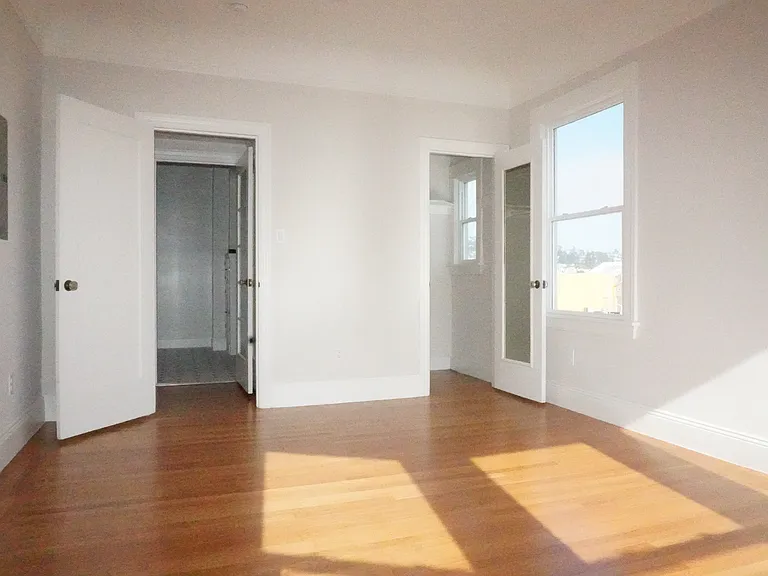 2379 20th Ave #9 — Photo 5
