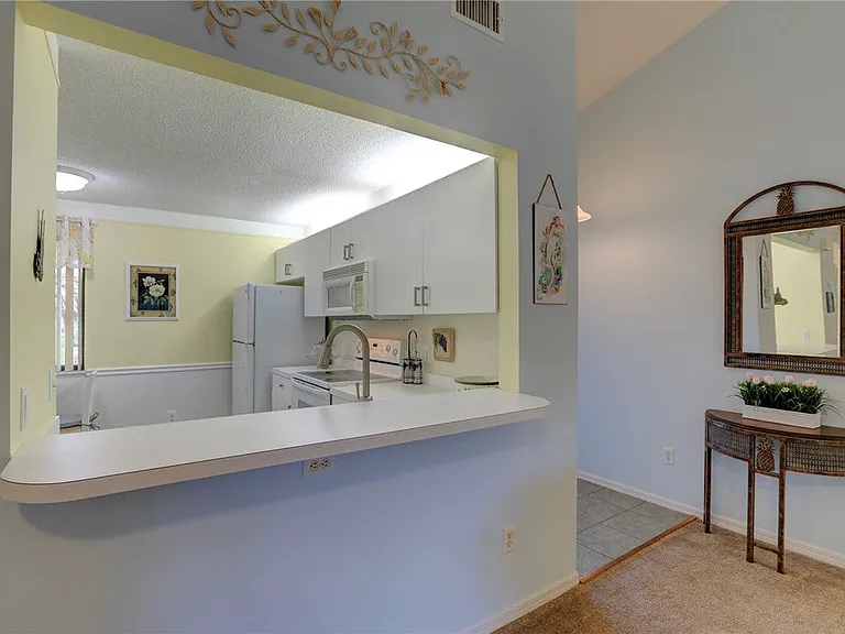 9635 Riverside Dr #4 — Photo 15
