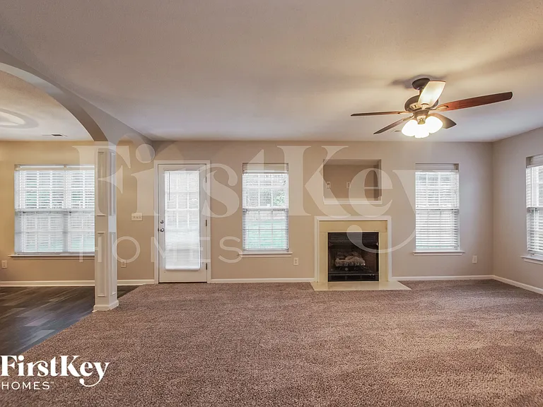 2038 Twilight Ln — Photo 3
