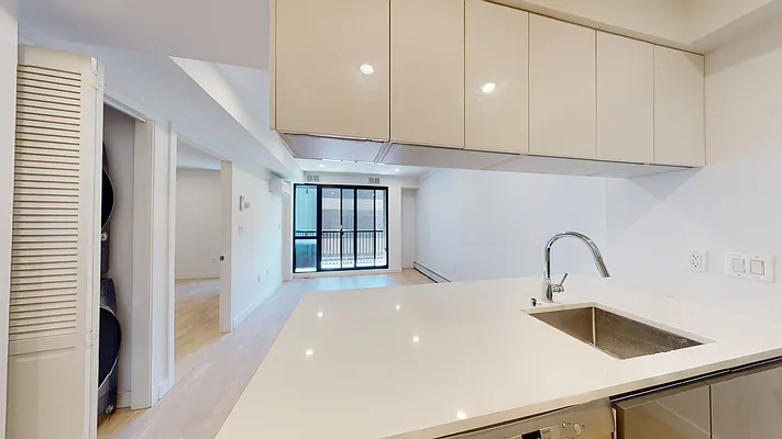 Rented by Bond New York | media 25