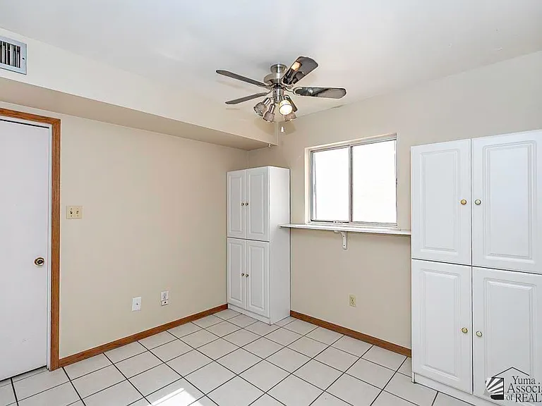 2662 S Madison Ave — Photo 6