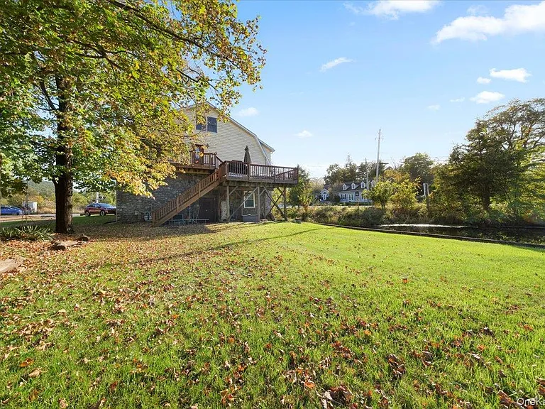 1403 Kings Hwy — Photo 40