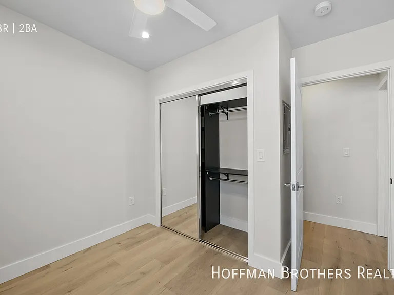 649 N Spaulding Ave #1/4 — Photo 13