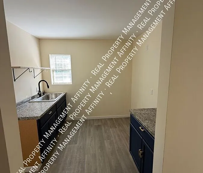 2490 Staten Ave #3 — Photo 4