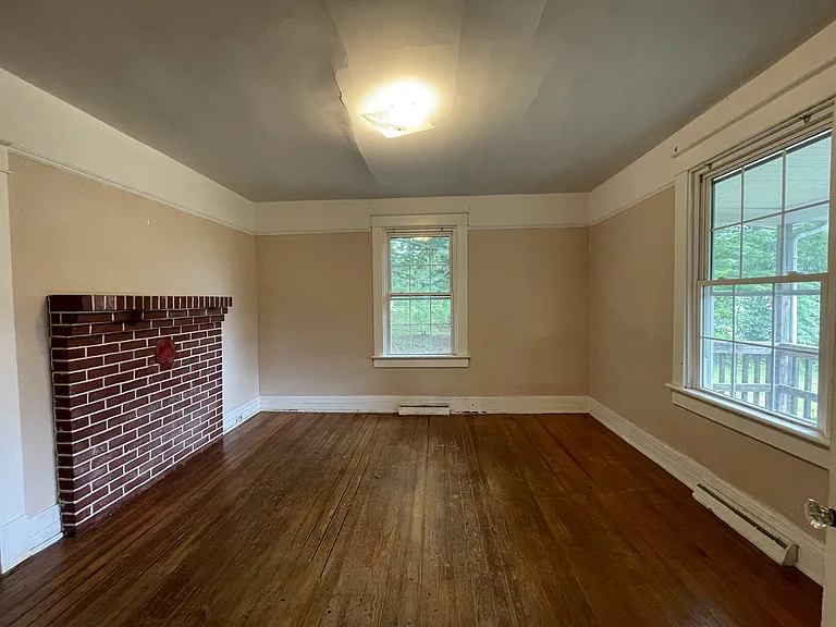 169 Crescent Ln — Photo 3