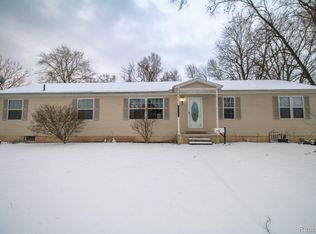 33517 Marquette St, Garden City, MI 48135