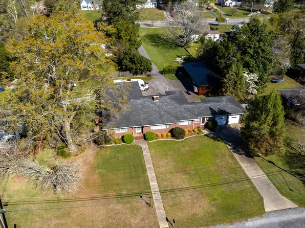 311 N Meadow Dr, Manning, SC 29102