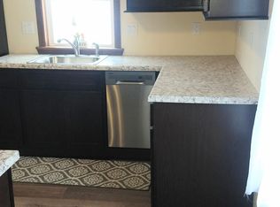 103 3rd St NW, Hopkinton, IA 52237