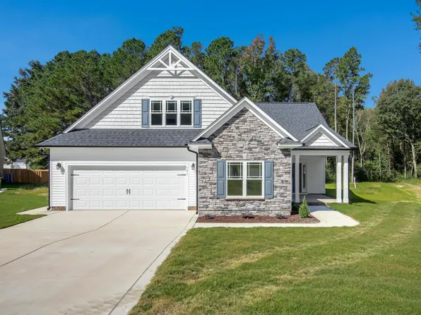 121 Valleydale Dr, Benson, NC 27504