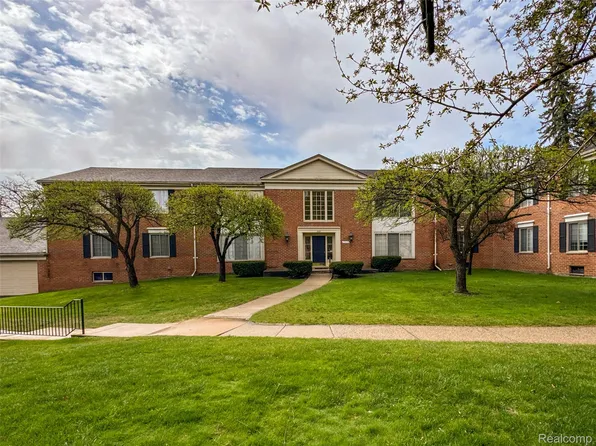 29676 Middlebelt Rd Unit 2202, Farmington, MI 48334