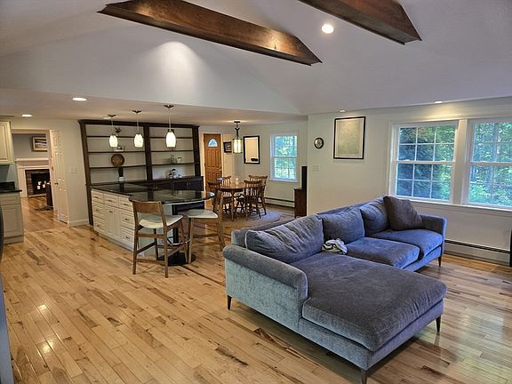 4th image of 8 Park Ln