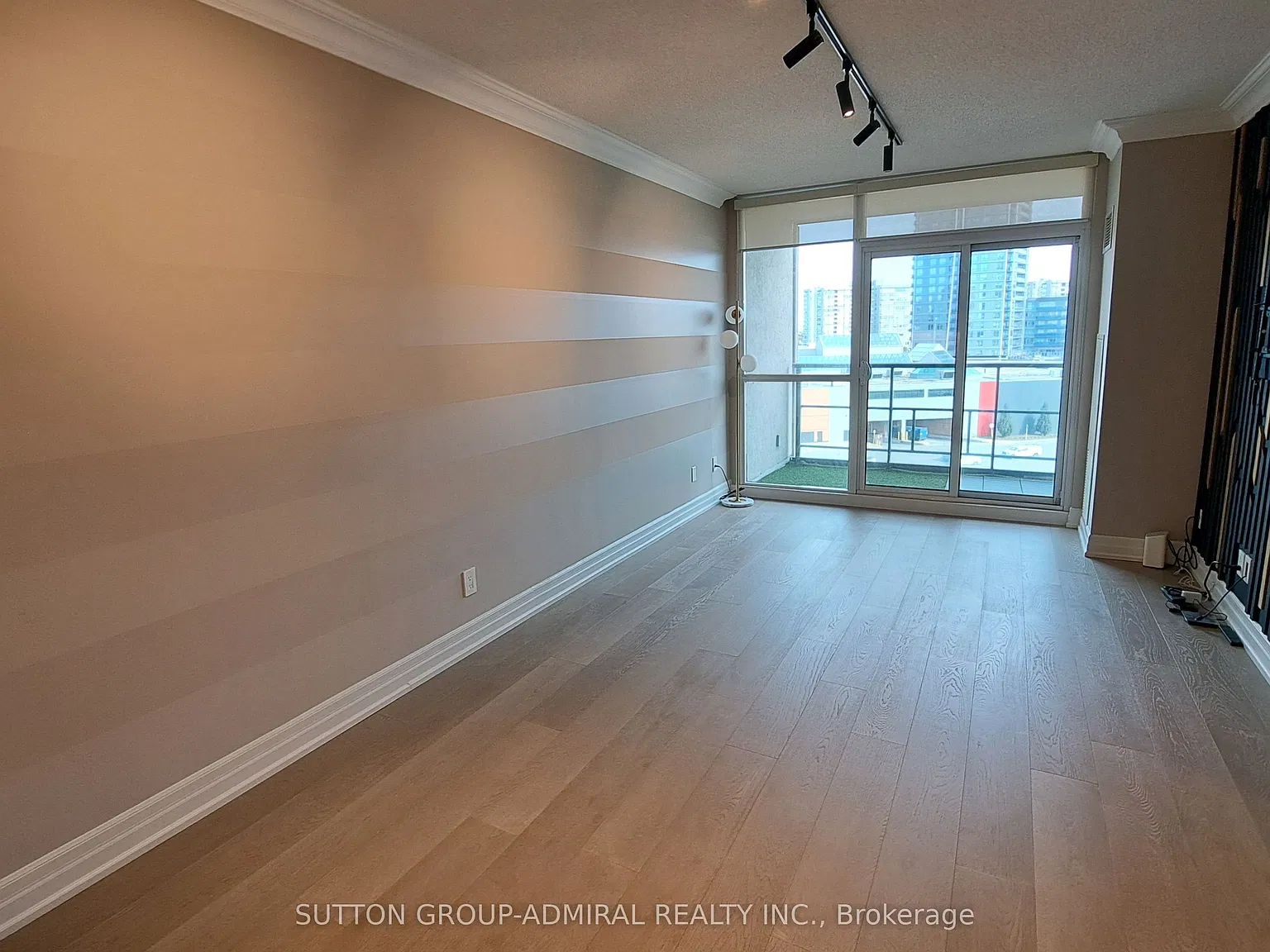 2 bed, $2,700 — Photo 4